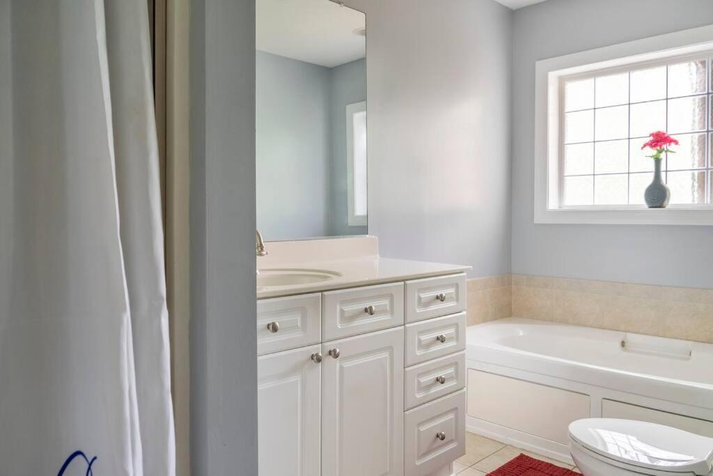 Private Room Balcony And Bathroom In Charleston Extérieur photo